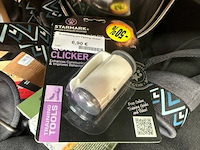 Hondenkussen gevuld met diverse accessoires - afbeelding 2 van  3