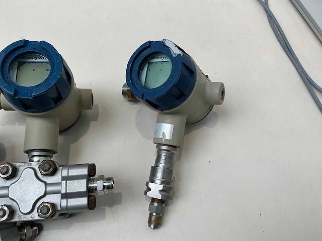 Honeywell st3000 smart pressure transmitter (3x) - afbeelding 2 van  9