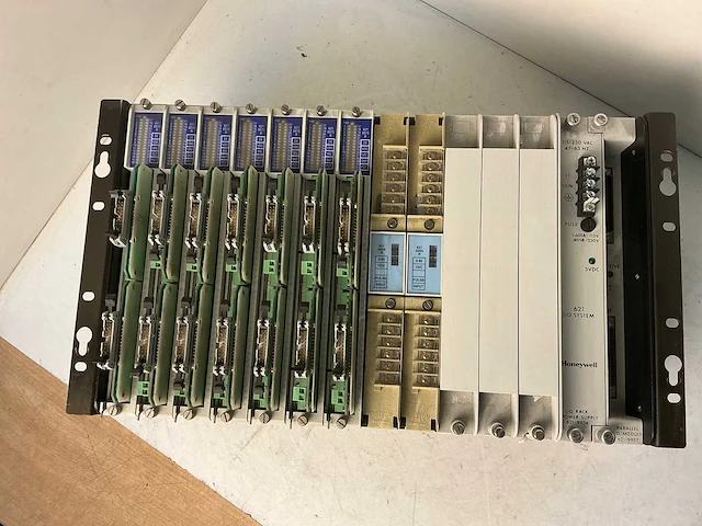 Honeywell uitbreidingsrack met modules - afbeelding 2 van  9