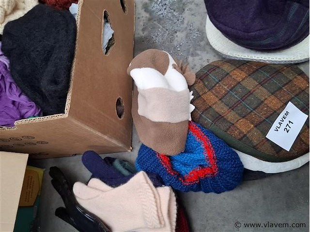 Hoofddeksels - afbeelding 1 van  3