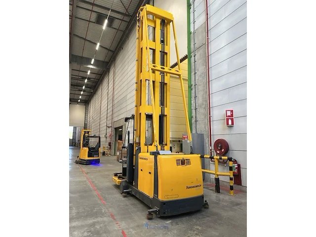 Hoogbouwreachtruck jungheinrich - afbeelding 2 van  26