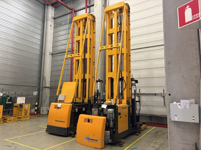 Hoogbouwtruck jungheinrich - afbeelding 1 van  26