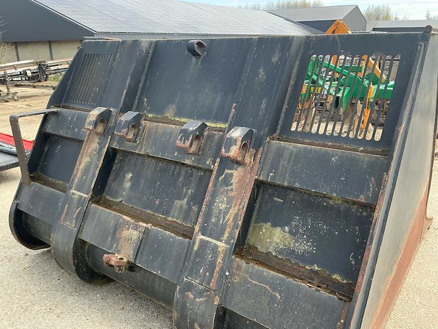 Hoogkiepbak merlo aansluiting graafbak - afbeelding 2 van  6