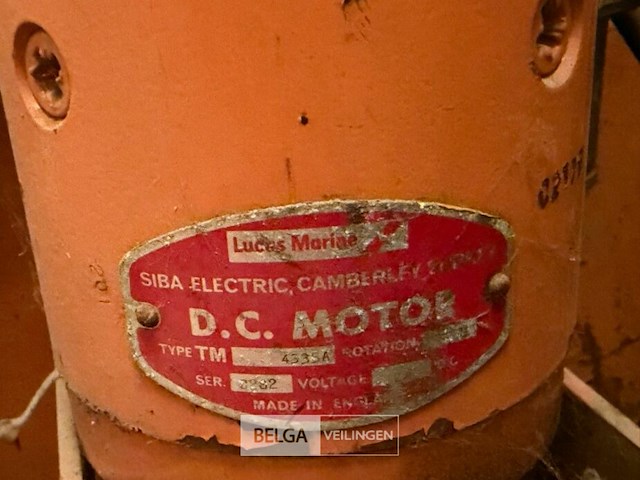 Hoogtewerker + bak steyaert - afbeelding 9 van  10