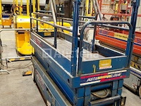Hoogtewerker/schaarlift - afbeelding 1 van  5