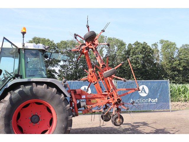 Hooischudder kuhn met aftakas - afbeelding 1 van  1