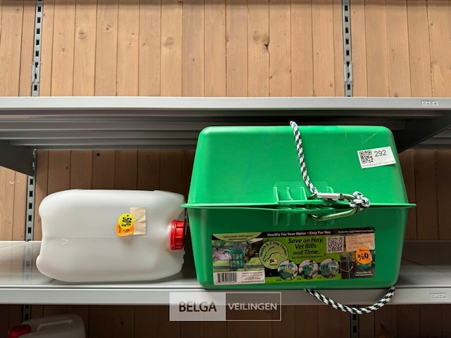 Hooivoederbak in kunststof en jerrycan - afbeelding 1 van  5