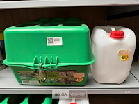 Hooivoederbak in kunststof en jerrycan - afbeelding 1 van  2