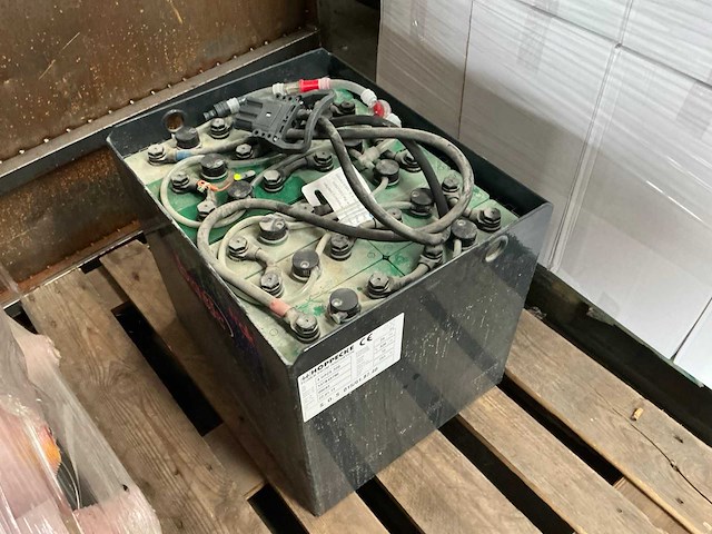 Hoppecke 4 hpzs 320 tractie batterij - afbeelding 1 van  1