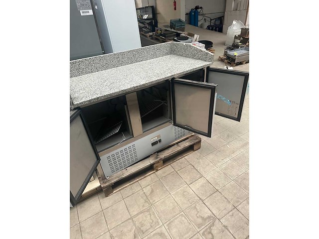 Horeca-apparatuur - aaps903pz - gekoelde pizzakast met 3 deuren op poten - afbeelding 2 van  4