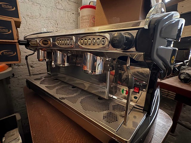 Horeca coffee and espresso machines - afbeelding 4 van  7