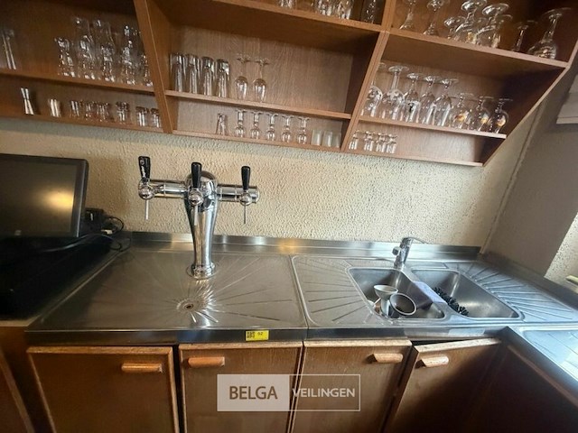 Horeca-meubel met volledige tooginstallatie - afbeelding 7 van  9