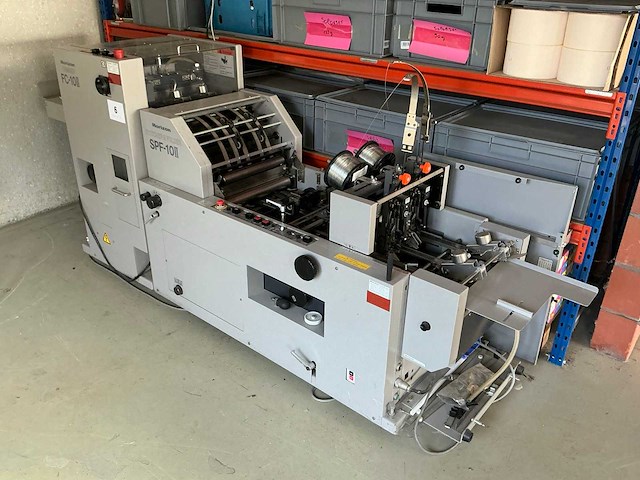 Horizon spf-10ii vouw- en nietmachine met voorsnijder - afbeelding 1 van  6