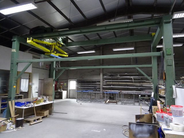 Horizontale kraan - afbeelding 1 van  6