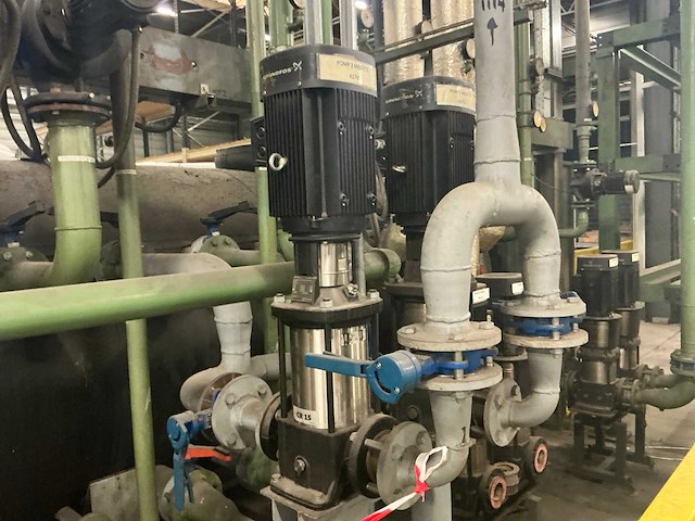 Horizontale opslagtank met grundfos pompen - afbeelding 10 van  13