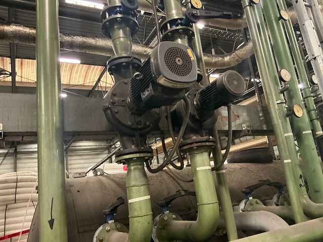 Horizontale opslagtank met grundfos pompen - afbeelding 11 van  13