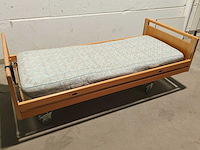 Hospital bed invacare - afbeelding 6 van  8