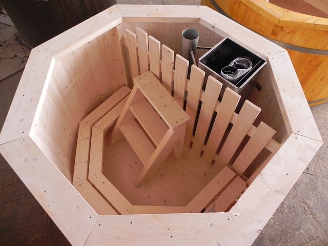 Hot tub - sparrenhout - inclusief houten cover interne kachel 190cm - afbeelding 3 van  9