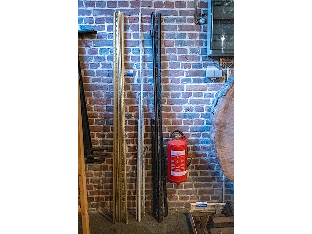 Houders reksystemen, goudkleur, zwart en wit - afbeelding 1 van  5