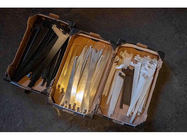 Houders reksystemen, goudkleur, zwart en wit - afbeelding 5 van  5