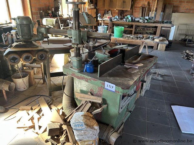 Houtbewerkingsmachine, type freesmachine, met geïntegreerd aanvoerapparaat - afbeelding 1 van  4