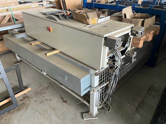 Houtbewerkingsmachine voor productie van tuinschermen - afbeelding 6 van  16