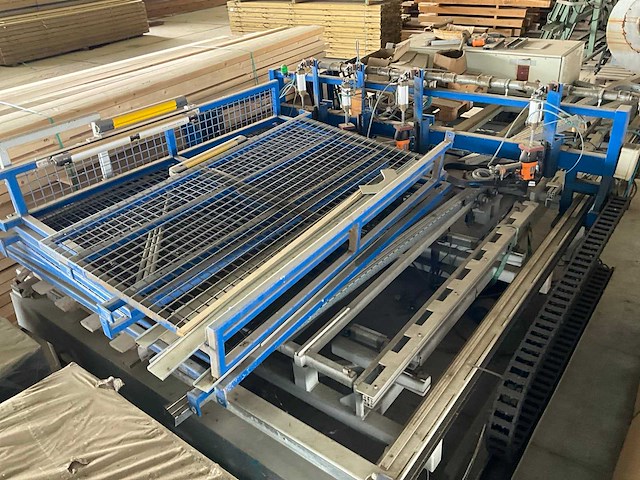 Houtbewerkingsmachine voor productie van tuinschermen - afbeelding 11 van  16