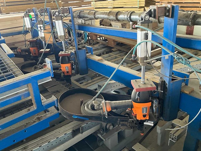 Houtbewerkingsmachine voor productie van tuinschermen - afbeelding 14 van  16