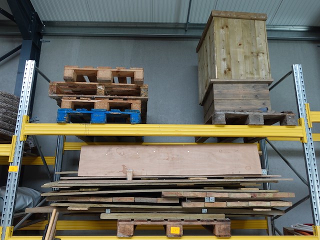 Houten afscheiding - afbeelding 1 van  4