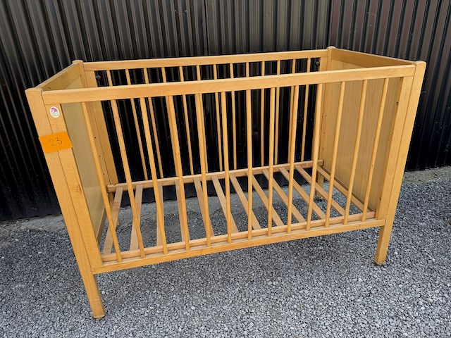 Houten babybedje - afbeelding 1 van  2