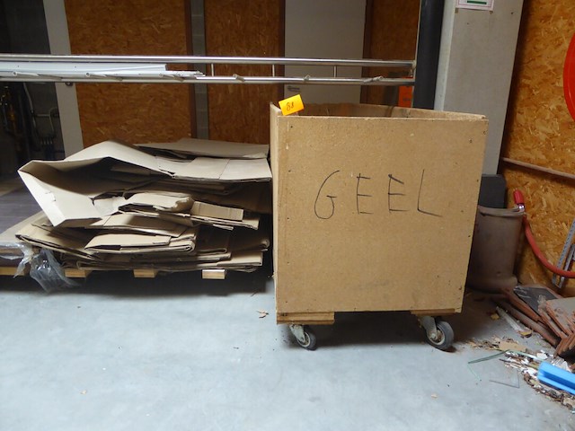 Houten bak en inwikkelkarton - afbeelding 1 van  2