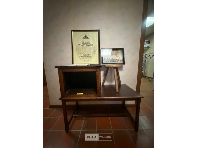 Houten bank + divers - afbeelding 1 van  4