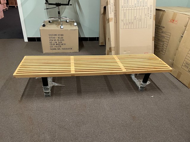 Houten bankje - afbeelding 1 van  4