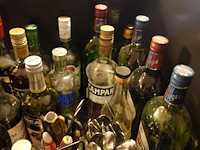 Houten barmeubel + inhoud - afbeelding 5 van  8