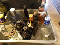 Houten barmeubel + inhoud - afbeelding 6 van  8