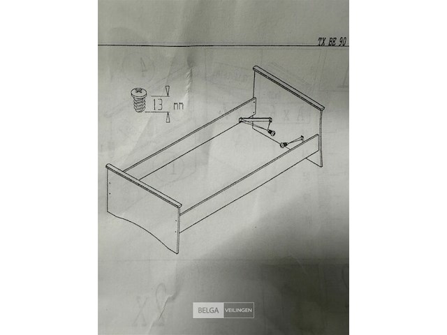 Houten bed met kastje - afbeelding 1 van  6