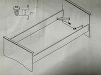 Houten bed met kastje