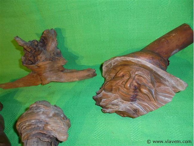 Houten beelden - afbeelding 2 van  3