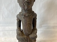 Houten beeldje kleermakerszit - afbeelding 1 van  4