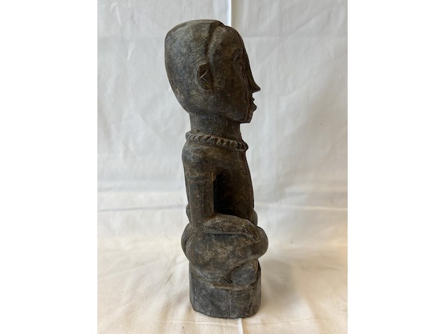 Houten beeldje kleermakerszit - afbeelding 2 van  4