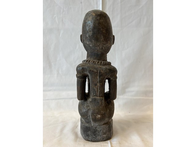 Houten beeldje kleermakerszit - afbeelding 3 van  4