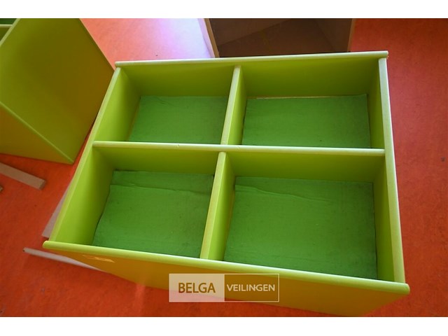 Houten bibliotheekbox met 4 vakken - afbeelding 2 van  4