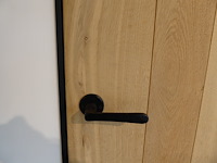 Houten binnendeur met smeedijzeren kader - afbeelding 2 van  2