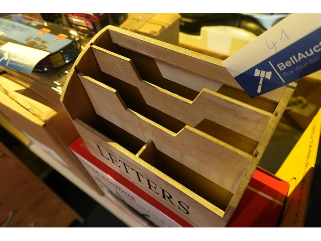 Houten brievenhouder "letters" - afbeelding 2 van  2