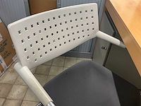 Houten bureau en diversen - afbeelding 7 van  9