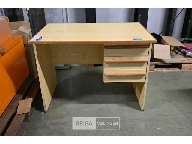 Houten bureau + stoel - afbeelding 2 van  4