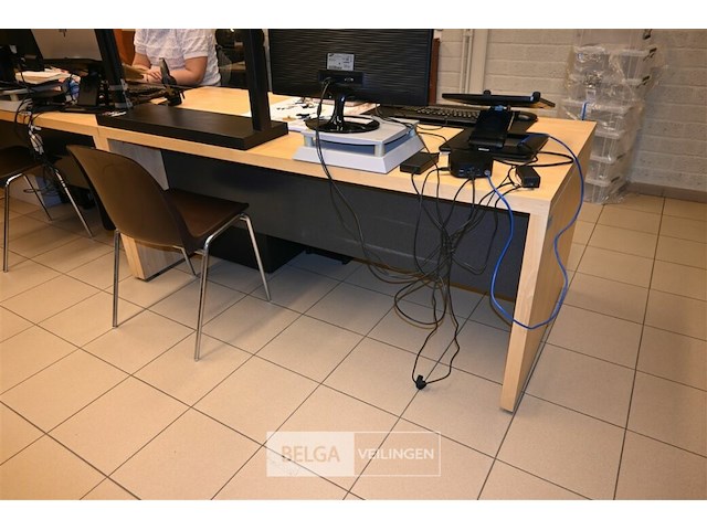 Houten bureau - afbeelding 1 van  6