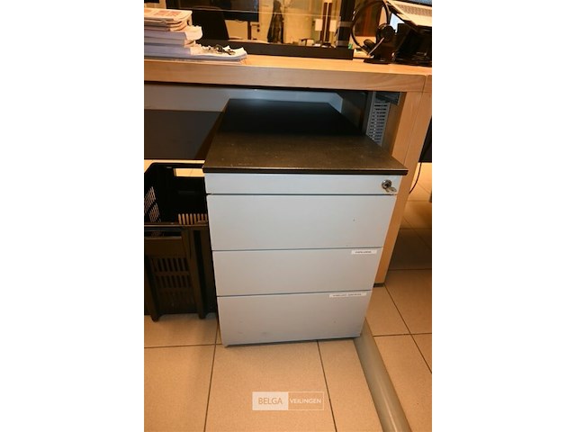 Houten bureau - afbeelding 4 van  6