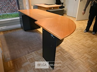 Houten bureau - afbeelding 1 van  5