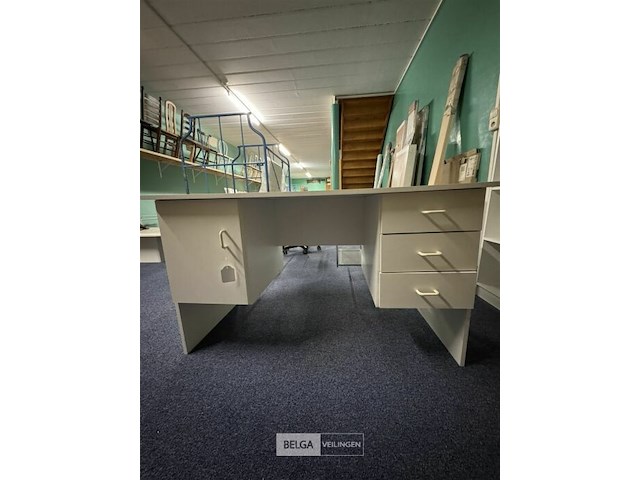 Houten bureel + boekenrek - afbeelding 1 van  6